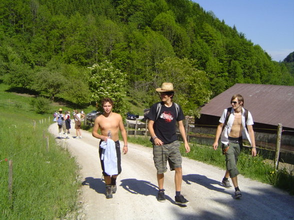 wandern auf der alm - 