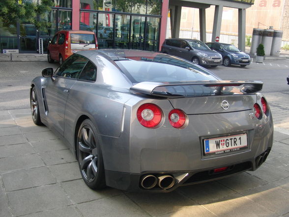 Nissan GTR - 