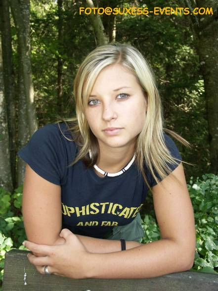 JULIA, 15 Jahre - 