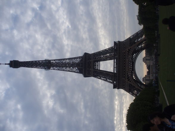 PARIS 09 - 