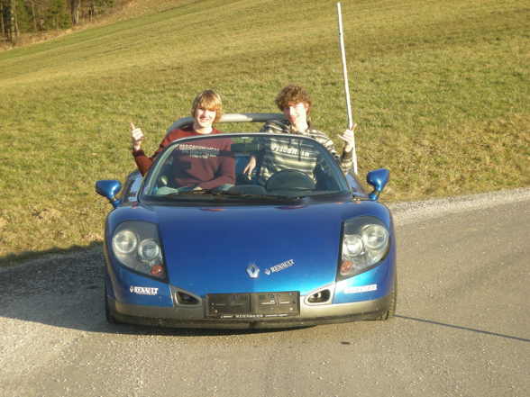 für 1 Wochenende in Renault Spider - 