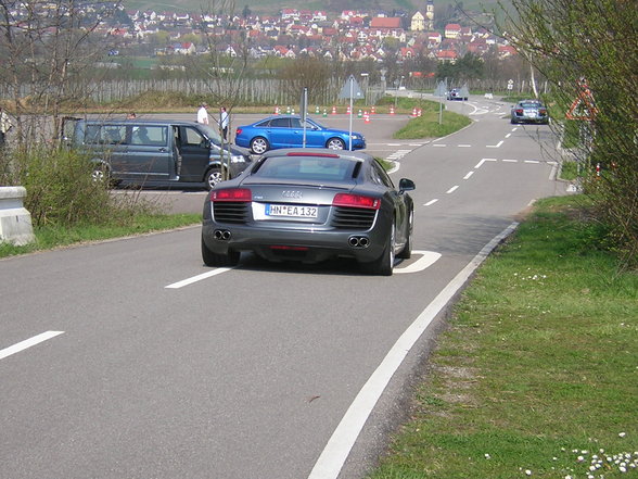 AUDI R8 - 