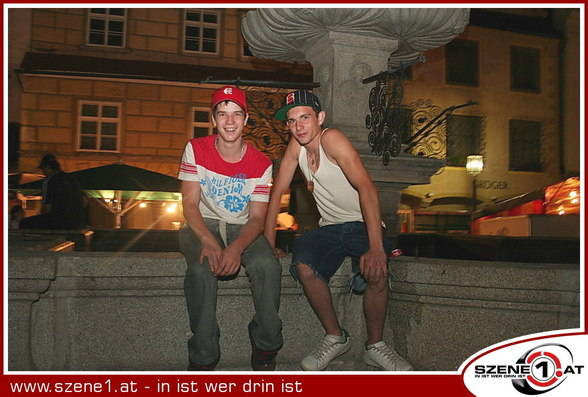 ---->stAdT<-->fEsT<----- - 