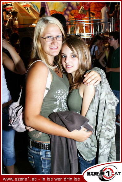---->stAdT<-->fEsT<----- - 