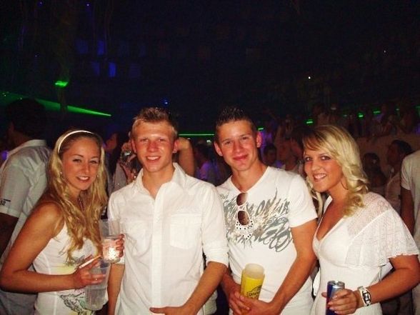 Sensation White 2009 (Wiener Stadthalle) - 