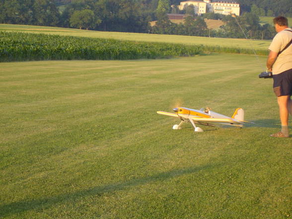 am Modellflugplatz - 