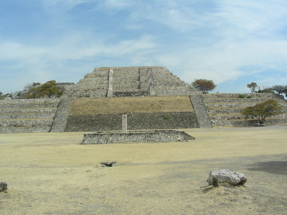 xochicalco y las grutas de cacahuamilpa - 