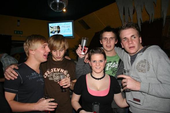 Partyhouse Mittwoch und Donnerstag - 