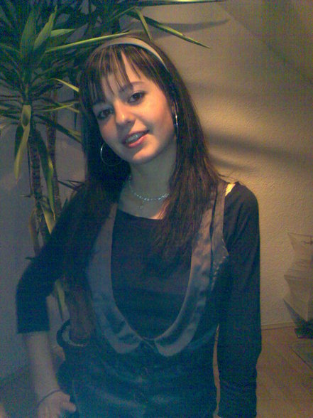 >>THAT'S ME2004-2006 - 