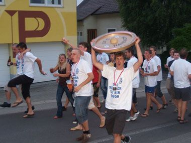 Wir sind euer MEISTER ihr Bauern! - 