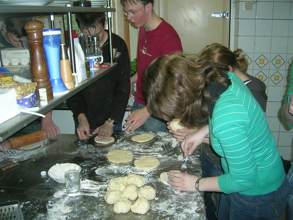 Weihbrotbacken Karfreitag 2007 - 