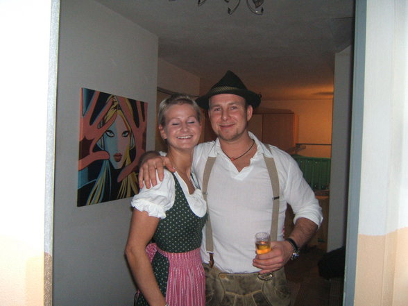 Lederhosen und Dirndlparty ! - 