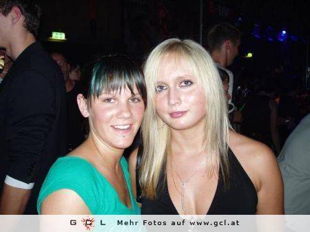 FRIENDS & PARTY - 