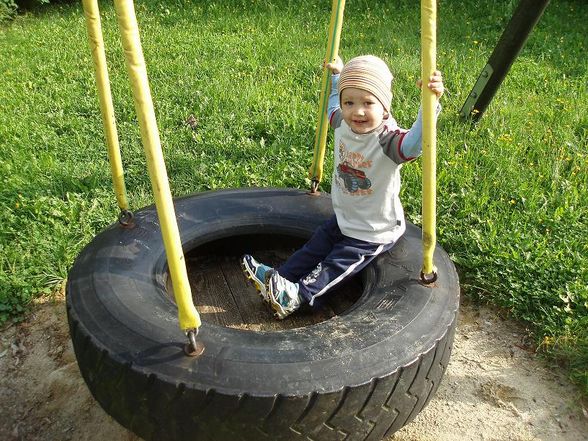 Marcel am Kinderspielplatz - 