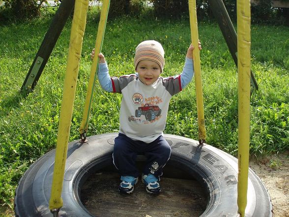 Marcel am Kinderspielplatz - 