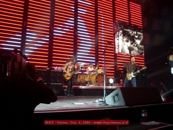 RHCP LIVE IN DA WIENER STADTHALLE!!!!!! - 