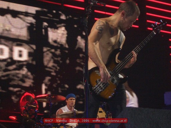 RHCP LIVE IN DA WIENER STADTHALLE!!!!!! - 