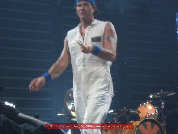 RHCP LIVE IN DA WIENER STADTHALLE!!!!!! - 