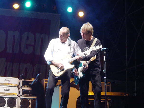 STATUS QUO Live In Concert - 