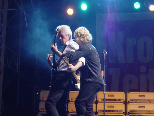 STATUS QUO Live In Concert - 