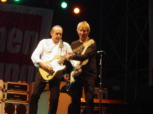 STATUS QUO Live In Concert - 