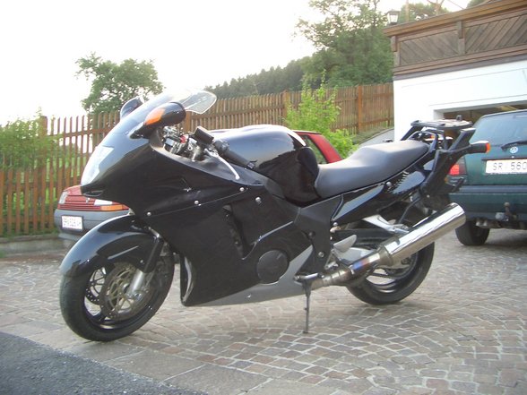 CBR 1100XX Super Blackbird - 