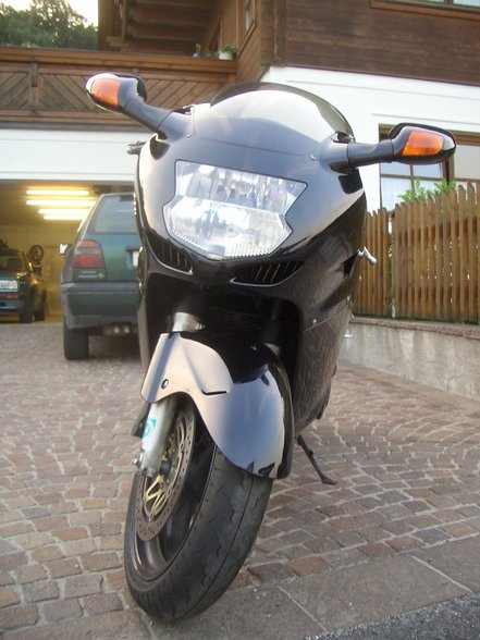 CBR 1100XX Super Blackbird - 