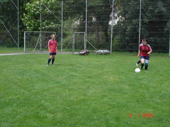 Damenfußballturnier in Taufkirchen - 