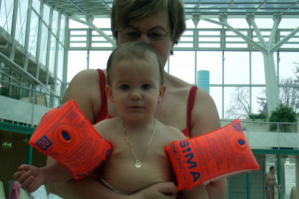 Leonie und ich beim Baden (Feb. 2006) - 