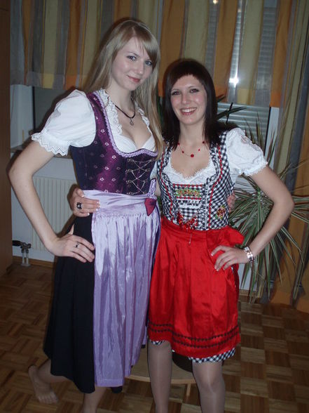 2 Dirndl im Dirndl - 