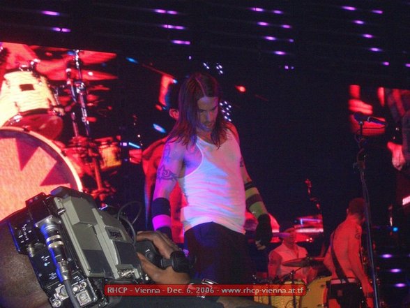 RED HOT CHILI PEPPERS - Wien 7.12.06 - 