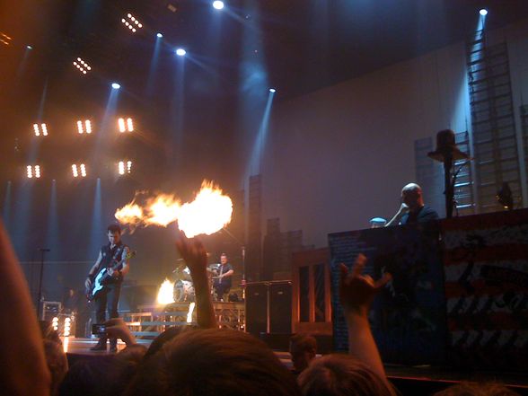 Green Day 2009 (Handycam) - 