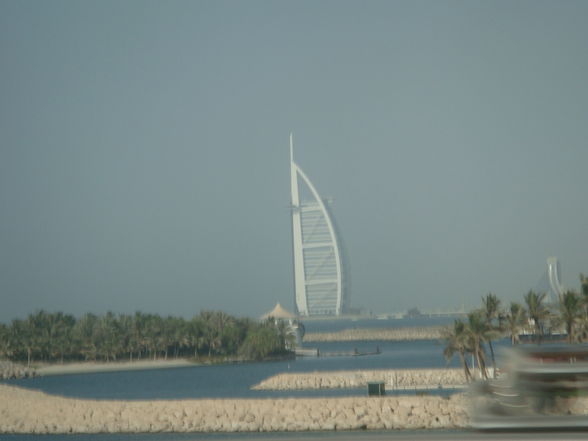 Dubai, U.A.E., 10/08 - 