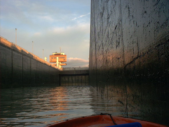 Sziget 06, Anfahrt über Donau mit Z - 