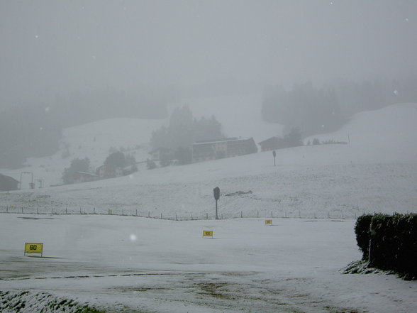 saalbach im sommer mit schnee - 