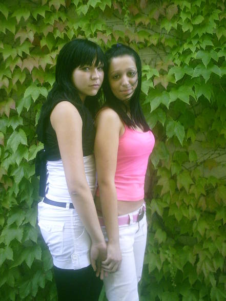 mY sIsTa @nD mE ..! - 