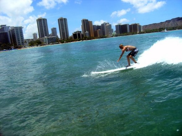 surfen in waikiki (hawaii) - 