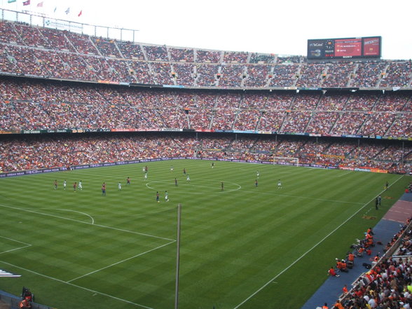 Niglo goes to Camp Nou - 