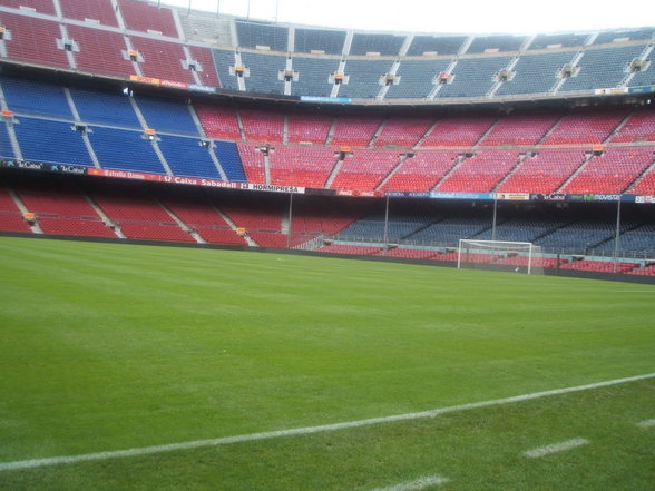 Niglo goes to Camp Nou - 