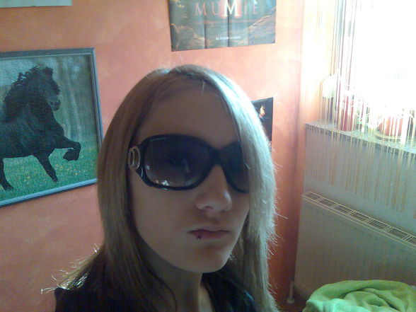 iiiiiii mit sunglasses - 