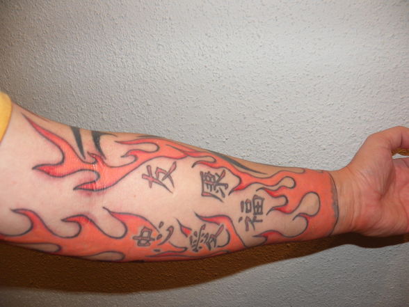 NEUE TATTOOS - 