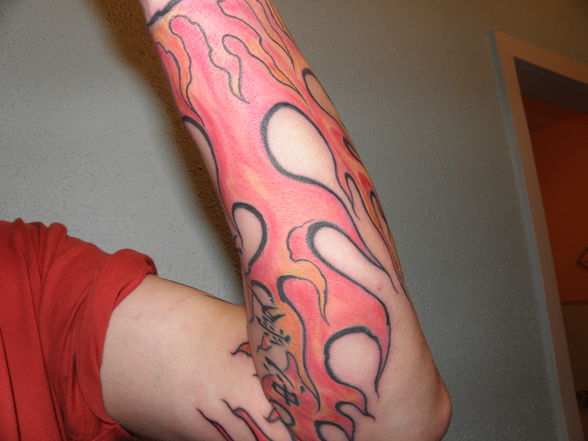 NEUE TATTOOS - 