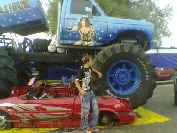 Monster Trucks - 