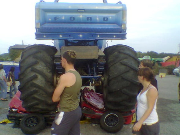 Monster Trucks - 