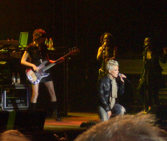 pink live in concert @clam - 
