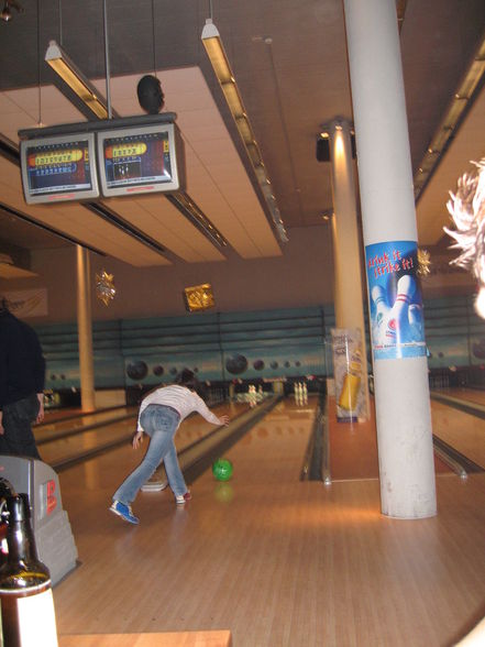 bowlen with friends - 