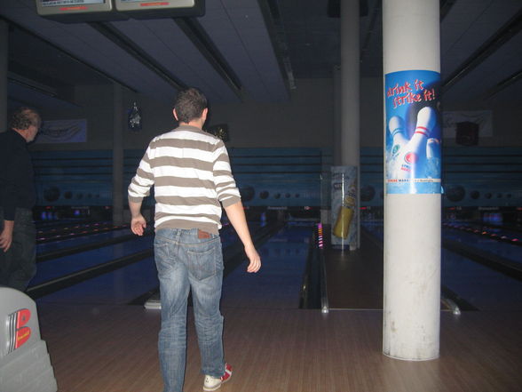 bowlen with friends - 