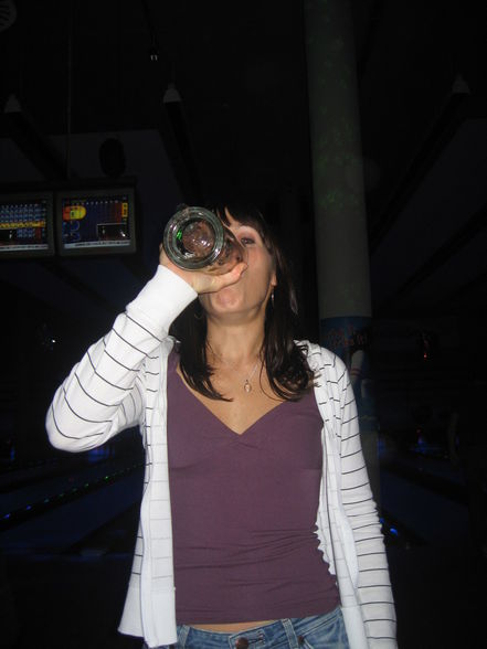 bowlen with friends - 