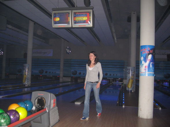 bowlen with friends - 