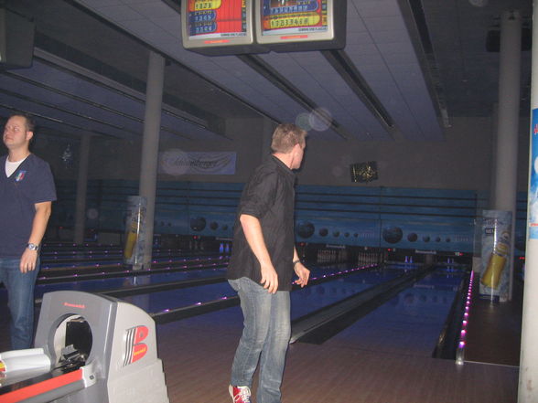 bowlen with friends - 